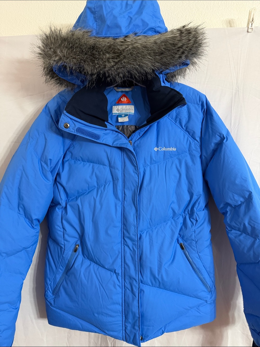 Columbia Blue Ski & Snow Jacket with Faux Fur Hood Trim